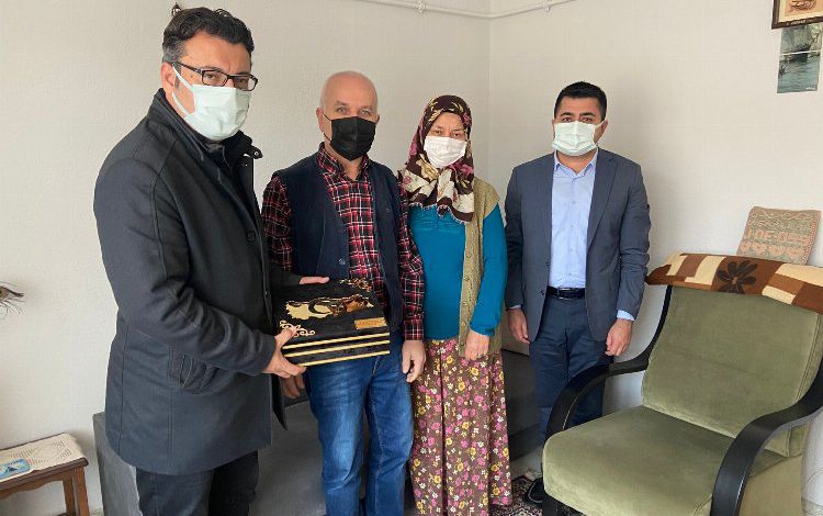 Kocaeli İzmit Belediyesi şehit ailelerini yalnız bırakmadı