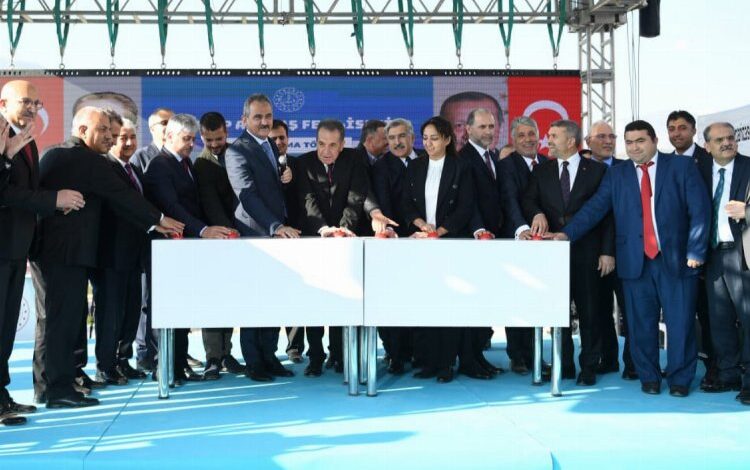 Hatay Kırıkhan’da Bakan Özer Fen Lisesi’nin temelini attı Hatay Kırıkhan’da Bakan Özer Fen Lisesi’nin temelini attı