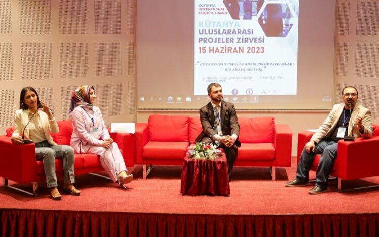 Kütahya’da uluslararası projeler zirvesi başladı Kütahya’da uluslararası projeler zirvesi başladı