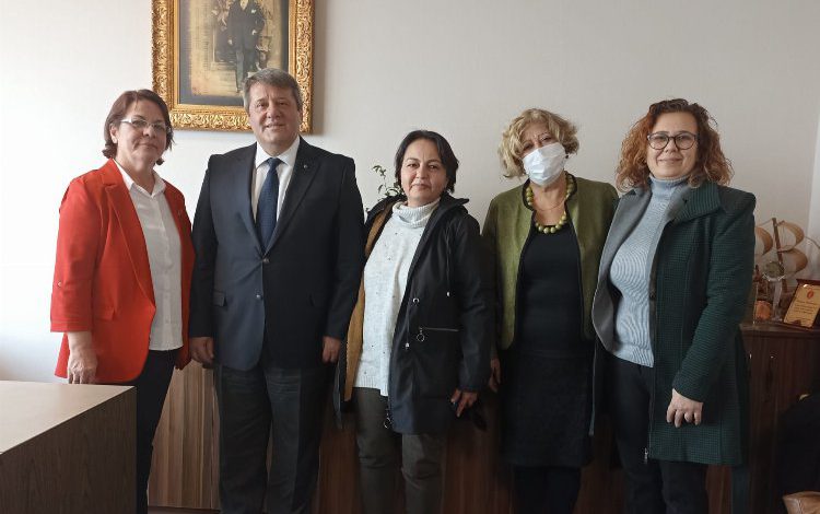 Kadın muhtarlardan Manisa Büyükşehir’e teşekkür ziyareti