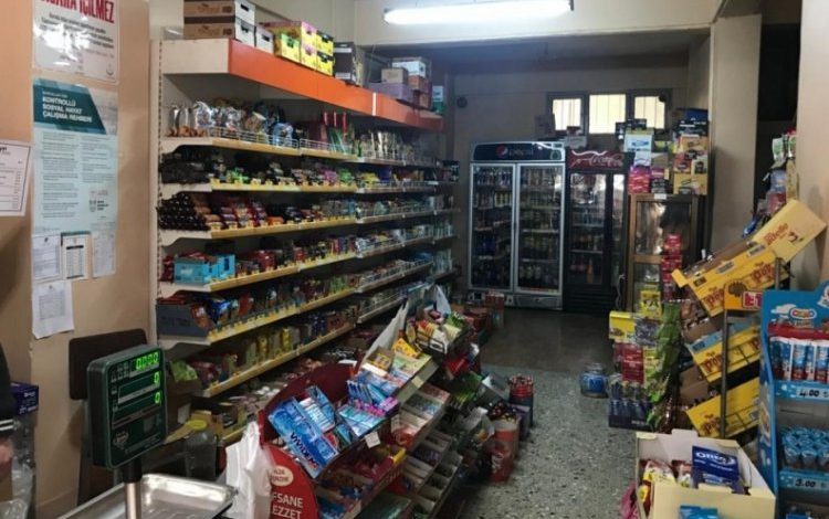 Bursa’da bakkallar süpermarketlerden şikâyetçi