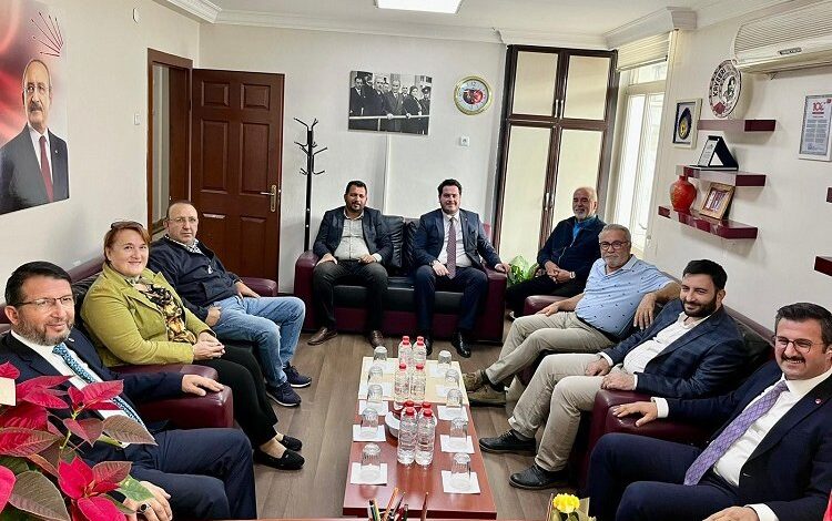 Saadet Kayseri’den CHP Kayseri’ye ziyaret Saadet Kayseri’den CHP Kayseri’ye ziyaret