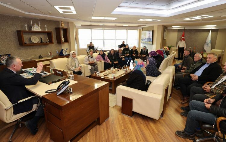 Kandıralı üretici kadınlardan Başkan Büyükakın’a ziyaret Kandıralı üretici kadınlardan Başkan Büyükakın’a ziyaret