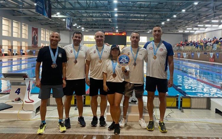 Deniz Kuvvetleri’nin masterları kulaçlarını Ata için attı Deniz Kuvvetleri’nin masterları kulaçlarını Ata için attı