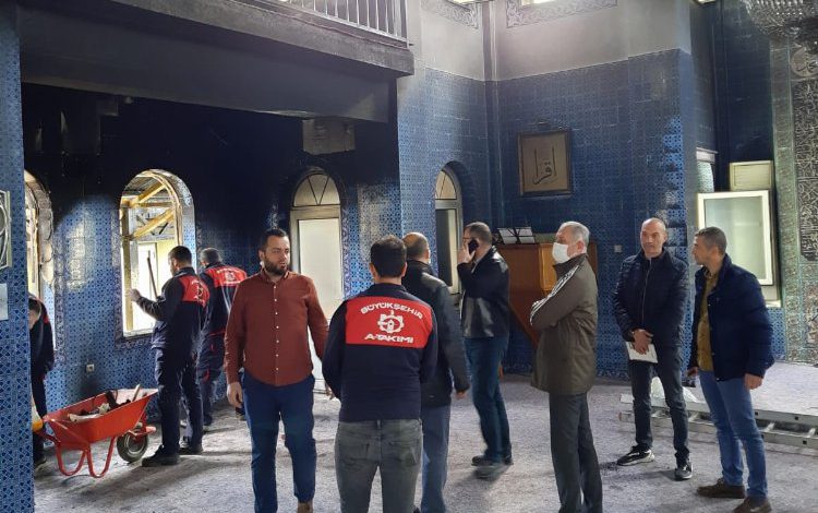 Kocaeli İzmit’teki yangında hasar gören camiye A Takım onarım