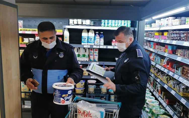 Balıkesir Pazaryeri ilçesinde marketler denetlendi