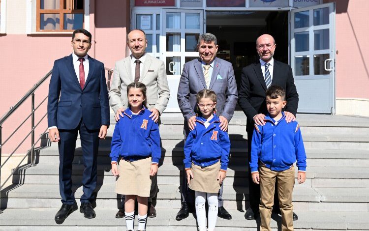 Konya Selçuklu’da Başkan Pekyatırmacı’dan okul ziyaretlerine devam