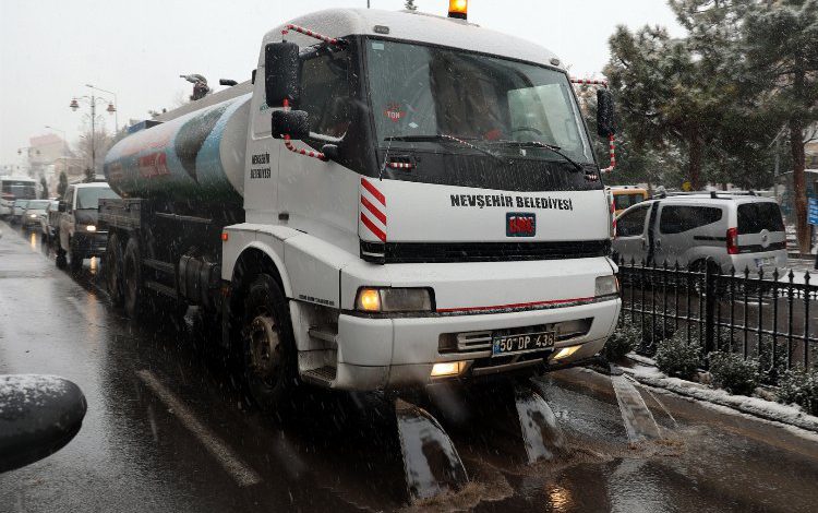 Nevşehir’de buzlanmaya karşı solüsyon atılımı