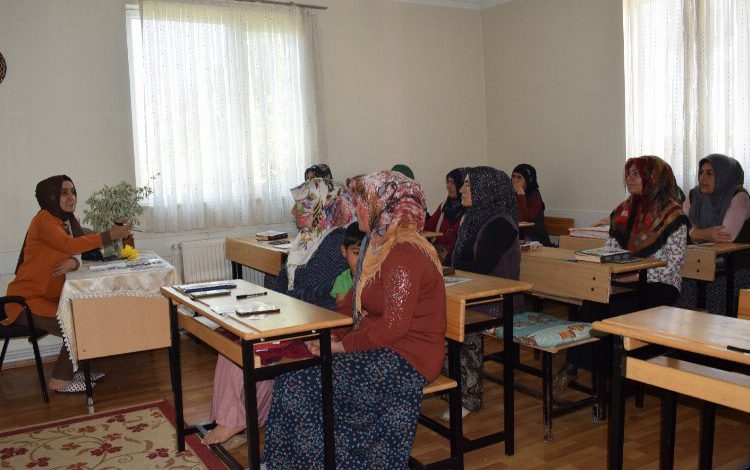 Malatya’da kadınlara ‘aile’ eğitimi Malatya’da kadınlara ‘aile’ eğitimi