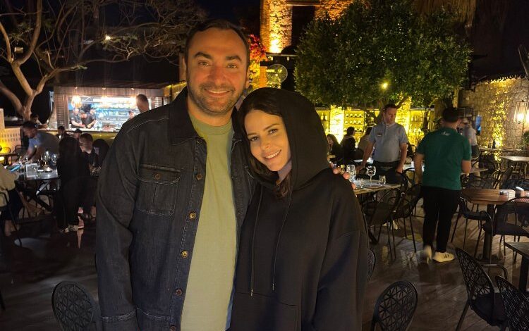 Simge Alaçatı’da ‘Aşkın Olayım’ dedi