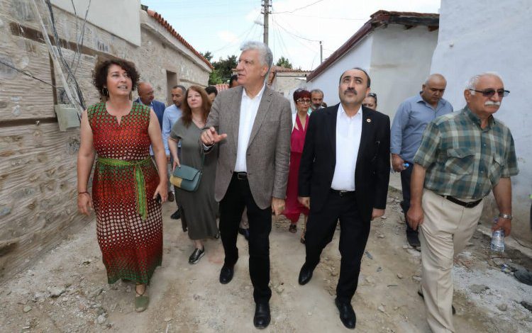 İzmirli lokantacılardan Narlıdere’ye çıkarma İzmirli lokantacılardan Narlıdere’ye çıkarma