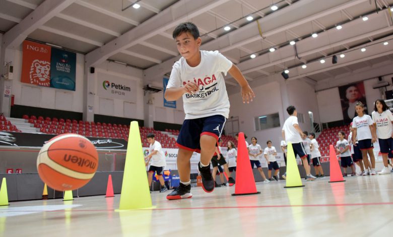 Geleceğin basketbolcuları İzmir Aliağa’da yetişiyor