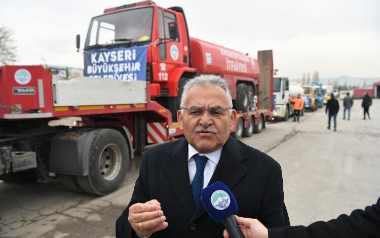 Kayseri Büyükşehir sel felaketinde de yaraları sarıyor Kayseri Büyükşehir sel felaketinde de yaraları sarıyor