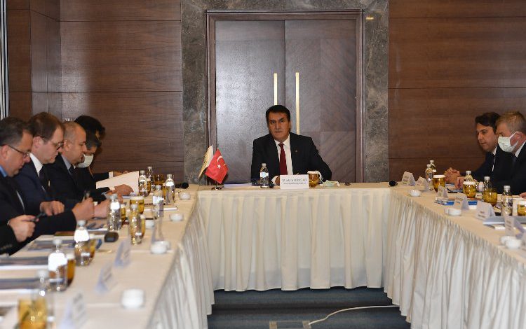 Bursa Osmangazi’de birim müdürleri 2021’yi değerlendirdi Bursa Osmangazi’de birim müdürleri 2021’yi değerlendirdi