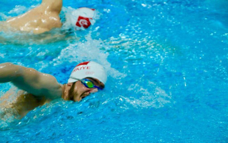 Otizmli Milli Yüzücü Sezgin’den büyük başarı