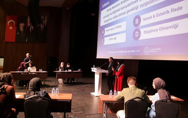 Kocaelili gençler, Sezai Karakoç’un emanetçileri olduklarını kanıtladı Kocaelili gençler, Sezai Karakoç’un emanetçileri olduklarını kanıtladı