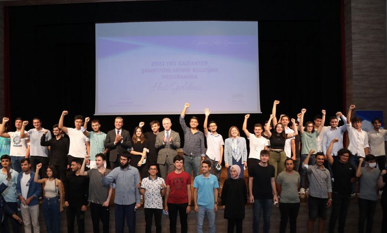 Gaziantep’te YKS’de başarıyı yakalayanlar ödüllendirildi Gaziantep’te YKS’de başarıyı yakalayanlar ödüllendirildi