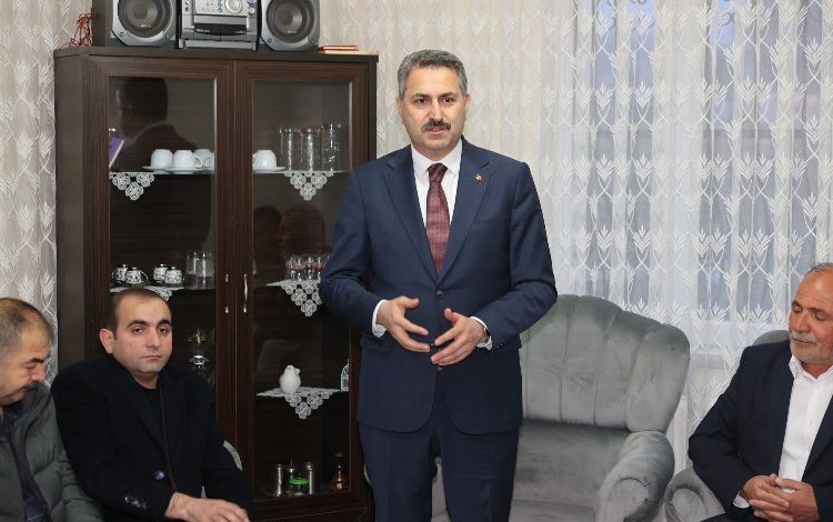 Başkan Eroğlu’ndan yerinde kentsel dönüşüm vurgusu Başkan Eroğlu’ndan yerinde kentsel dönüşüm vurgusu