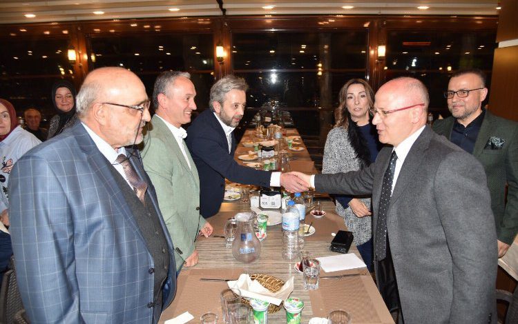 AK Parti Bursa Nilüfer İlçe teşkilatı iftar düzenledi