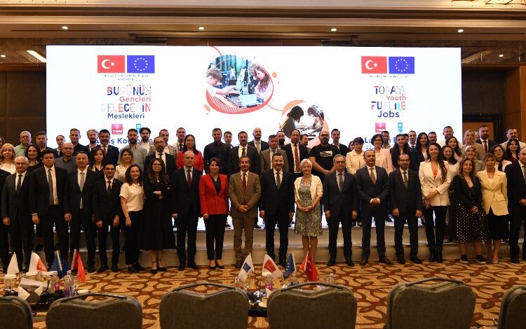 45 şehire ‘Dijital Gençlik Merkezi’ geliyor 45 şehire ‘Dijital Gençlik Merkezi’ geliyor