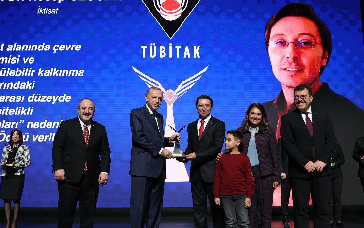 ERÜ’nün TÜBA ve TÜBİTAK Bilim Ödülleri gururu