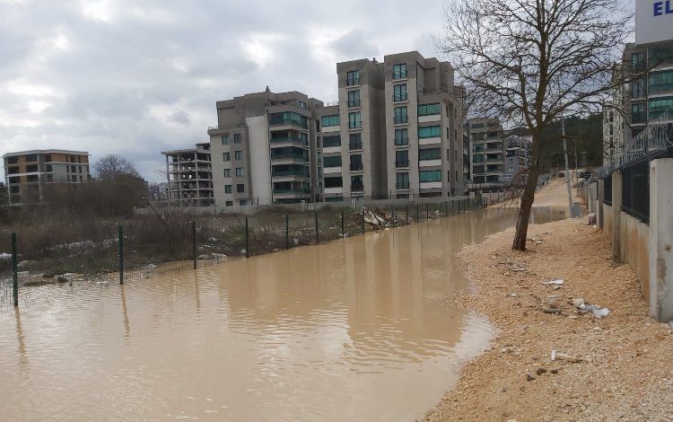 Bursa Nilüfer’de 40. Sokak göle dönüştü!