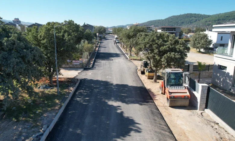 İzmir Güzelbahçe’de asfalt hamlesi