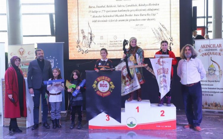 Bursa’nın başarılı okçuları Fetih Müzesi’nde ödüllerini aldı Bursa’nın başarılı okçuları Fetih Müzesi’nde ödüllerini aldı