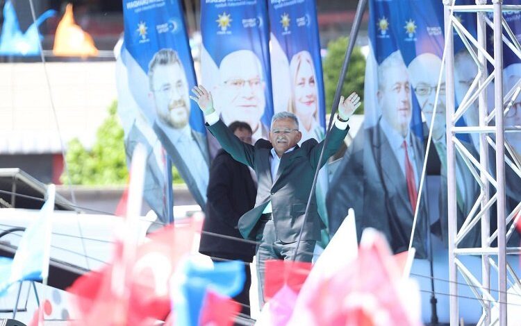 Memduh Büyükkılıç’tan ‘sandık’ çağrısı Memduh Büyükkılıç’tan ‘sandık’ çağrısı