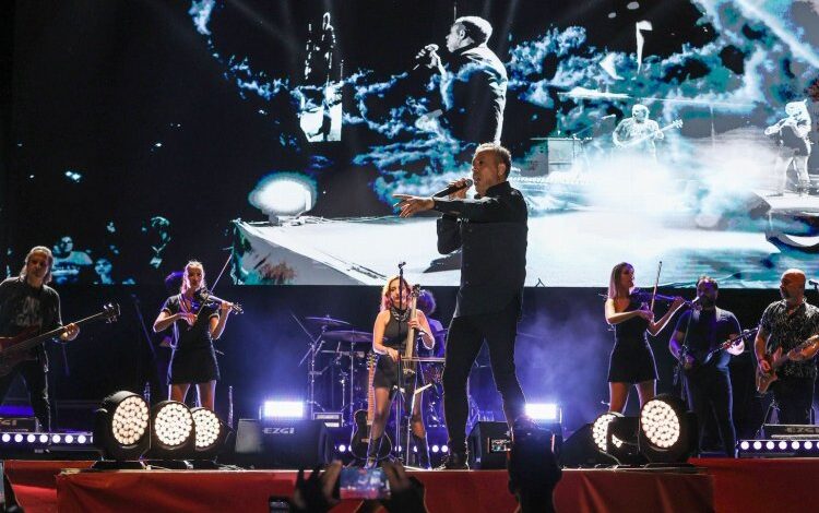 İzmir Fuarı finali Haluk Levent’ten İzmir Fuarı finali Haluk Levent’ten