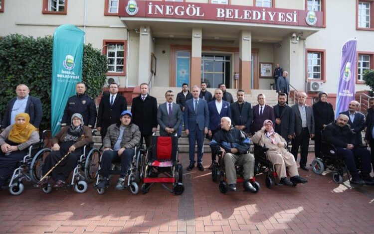 Bursa İnegöl’de 11 engelliye akülü araçları teslim edildi