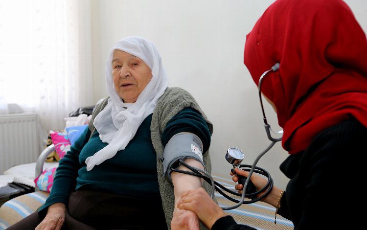 Gaziantep’te yaşlılara evde tedavi, gençlere istihdam şansı
