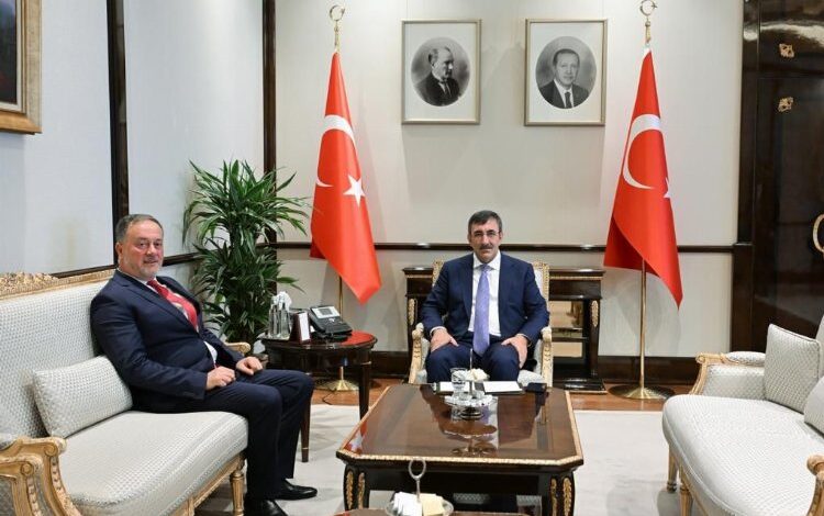 Başkan Tatlıdede Cumhurbaşkanı Yardımcısı Yılmaz’la görüştü Başkan Tatlıdede Cumhurbaşkanı Yardımcısı Yılmaz’la görüştü