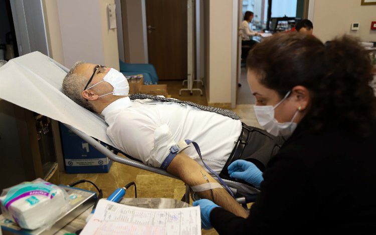 İSU personelinden Kızılay’a kan bağışı