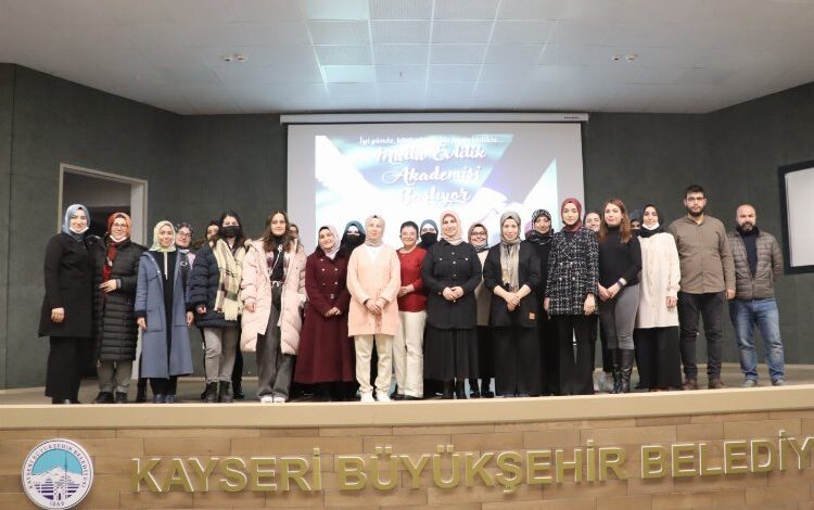 Kayseri Büyükşehir’den ‘Mutlu Evlilik Akademisi’