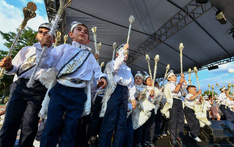 Festival gibi sünnet şöleni Festival gibi sünnet şöleni