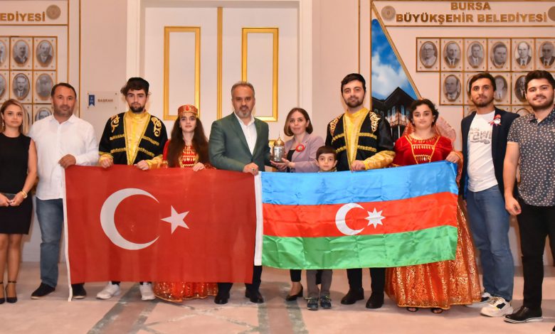 Azerbaycanlı öğrenciler Karabağ toprağına Bursa’da kavuştu