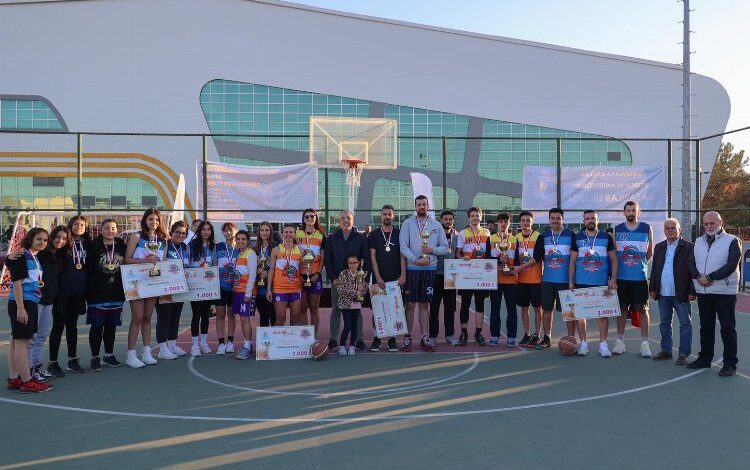 Nevşehir’de ‘Sokak Basketbolu’nun şampiyonları belli oldu Nevşehir’de ‘Sokak Basketbolu’nun şampiyonları belli oldu