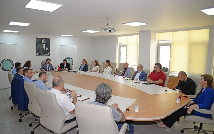 BUÜ’den yeni koordinatörlerle ilk toplantı BUÜ’den yeni koordinatörlerle ilk toplantı