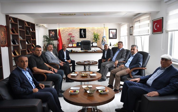 Başkan Büyükkılıç’tan Felahiye çıkarması Başkan Büyükkılıç’tan Felahiye çıkarması