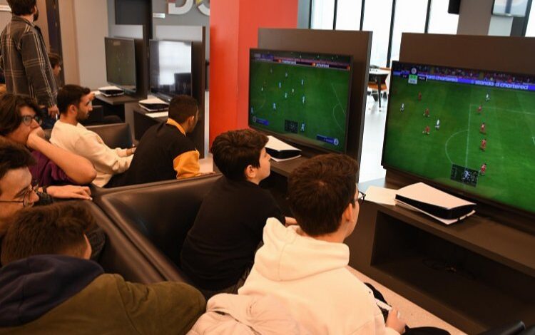 Balıkesirli gençler DGM’de klavyeleri ağlattı Balıkesirli gençler DGM’de klavyeleri ağlattı