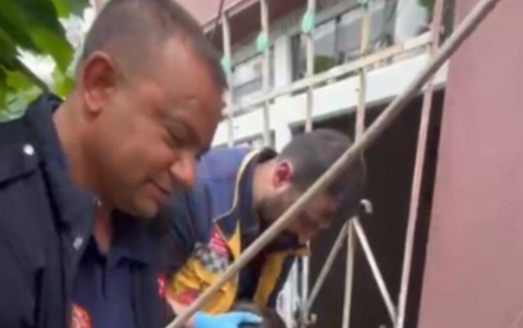 Kayseri İtfaiyesi özveriyle çocuğu kurtardı Kayseri İtfaiyesi özveriyle çocuğu kurtardı