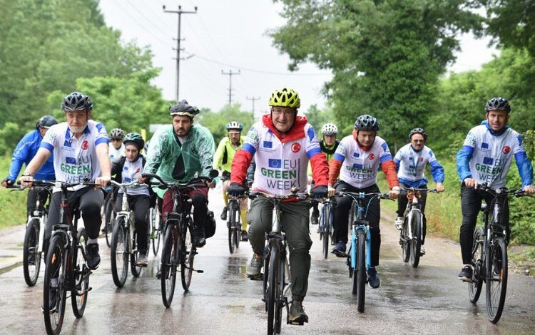 Pedallar karbon nötr bir dünya için çevrildi Pedallar karbon nötr bir dünya için çevrildi