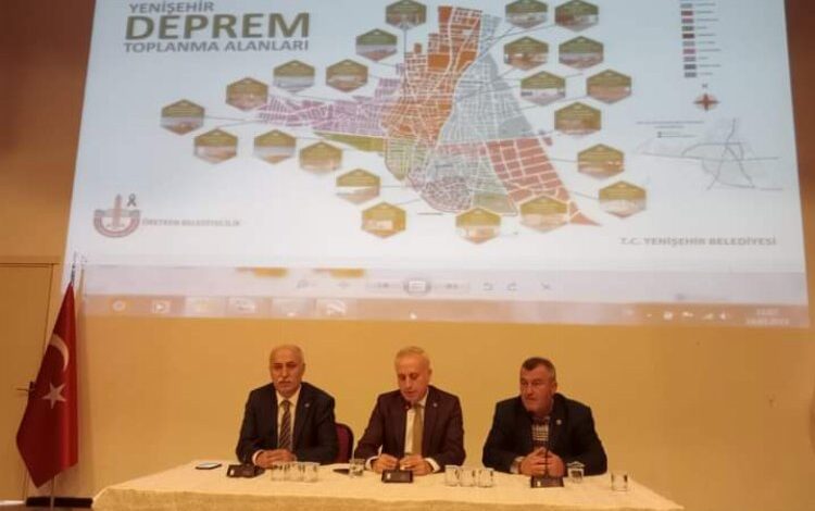 Bursa Yenişehir’de muhtarlara deprem önlemleri sunumu Bursa Yenişehir’de muhtarlara deprem önlemleri sunumu