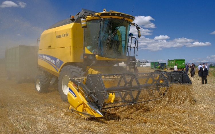 Malatya’da ‘Tarladan Sofraya Tarım Lisesi’nde buğday hasadı Malatya’da ‘Tarladan Sofraya Tarım Lisesi’nde buğday hasadı