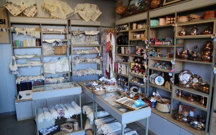 Rize’de ‘el sanatları satış noktası’ açıldı