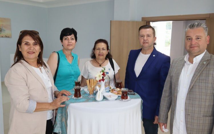 Marmaris’te seçim küskünleri barıştı Marmaris’te seçim küskünleri barıştı