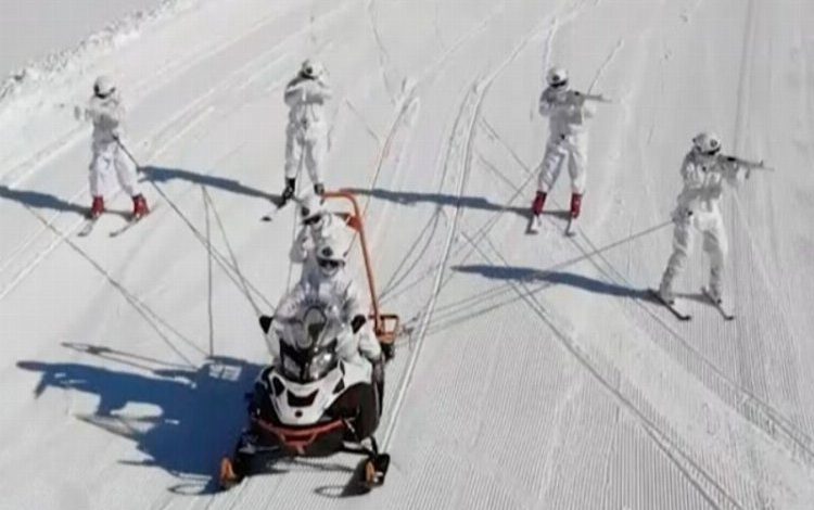 Bolu Kartalkaya’daki kaybolan tatilcileri JAK kurtardı Bolu Kartalkaya’daki kaybolan tatilcileri JAK kurtardı