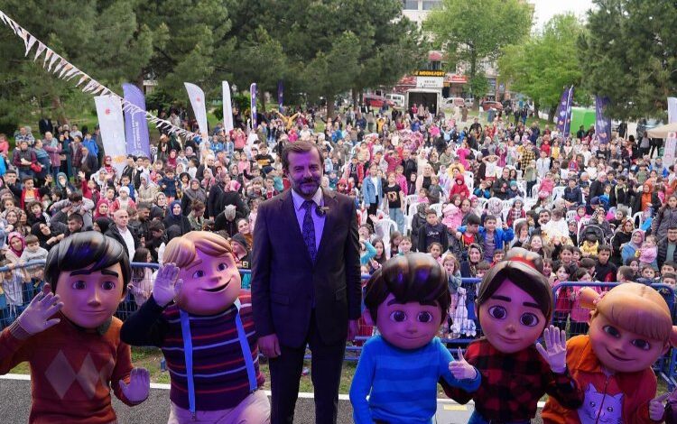 Bursa Gürsulu çocuklara ‘Teknolojik Tayfa’ coşkusu Bursa Gürsulu çocuklara ‘Teknolojik Tayfa’ coşkusu