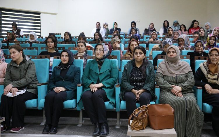 Kadınlara iş sağlığı eğitimi verildi